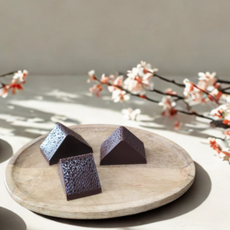 3-hoekje aardbei-framboos. Original collectie Visser chocolade
