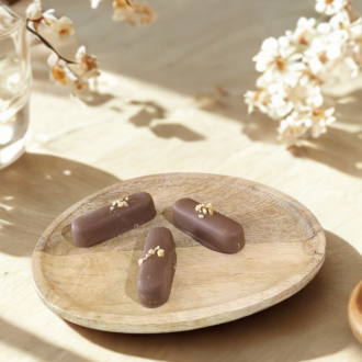 Eclair Salty Almond Melk. Originals collectie van Visser chocolade