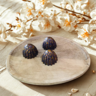 Kokos saffraan. Originals collectie van Visser chocolade